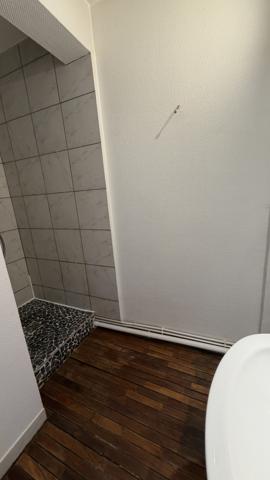 F3 DE 53 M2 À ST ETIENNE MONTAUD