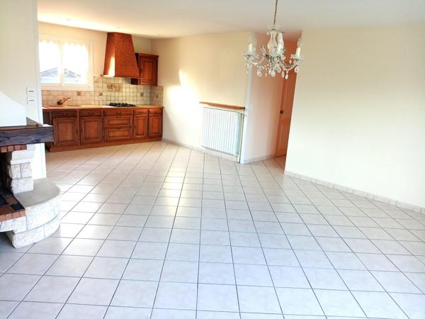 MAISON A VENDRE -166 M2 - 6 PIECES - OREE D'ANJOU