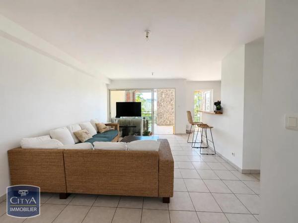 Appartement à louer 4 pièces 77.29m² Saint-Paul (97434)