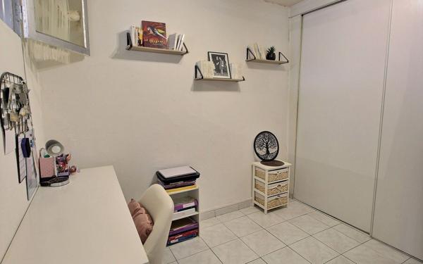 Appartement à vendre    3 pièces • 49,53 m2 Marseille 3