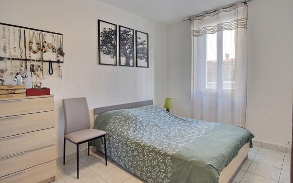 Appartement à vendre    3 pièces • 49,53 m2 Marseille 3
