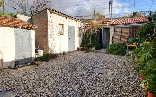 Appartement à vendre    3 pièces • 49,53 m2 Marseille 3