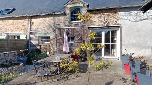 Maison de Charme à Rougé (44) : Vie de Plain-Pied et Jardin Arboré