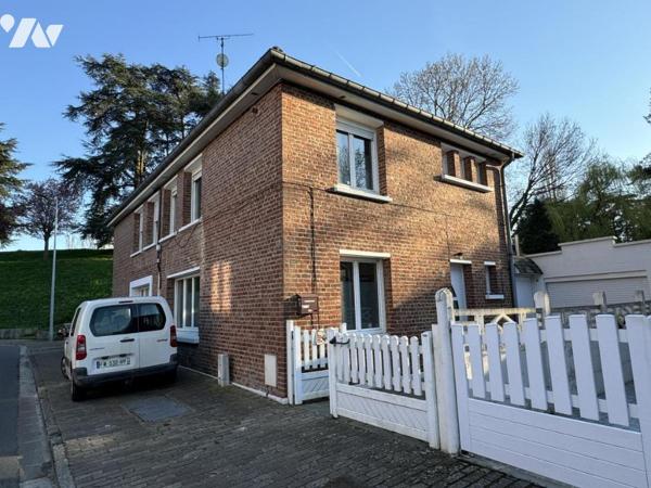 Maison semi individuelle à Le Quesnoy proche centre et remparts 3 chambres jardin garage