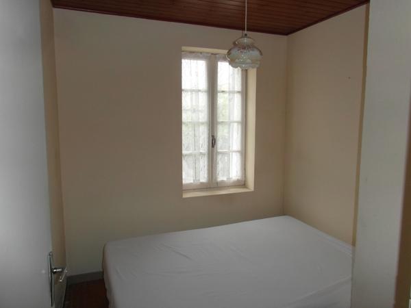 LES MAGNILS REIGNIERS (85) - BEUGNE L'ABBE - ENSEMBLE IMMOBILIER COMPOSE DE 2 MAISONS GARAGE SUR 452M²