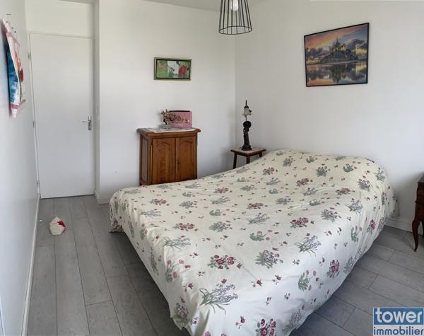 SAINT -JEAN- D' ANGELY 17400 - Maison 4 piéces de 92 m² sur un terrain de 240 m², avec un garage et sous sol