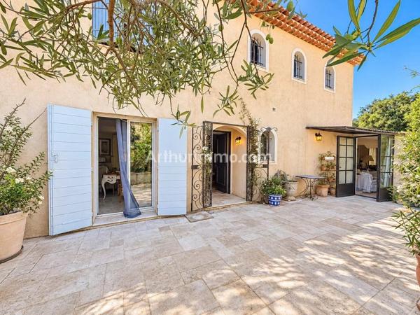 Vente                                                      Villa
                        
                     5 pièces                                         à Sainte-Maxime