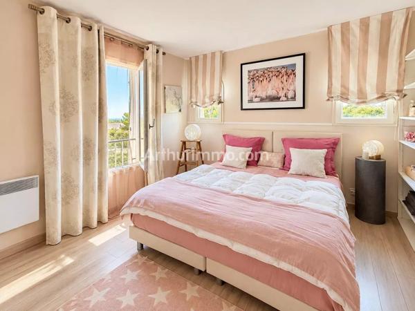 Vente                                                      Villa
                        
                     5 pièces                                         à Sainte-Maxime