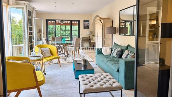 Vente                                                      Villa
                        
                     5 pièces                                         à Sainte-Maxime