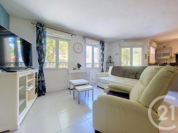 Appartement F4 à vendre  4 pièces - 90,77 m 2   DRAGUIGNAN  - 83