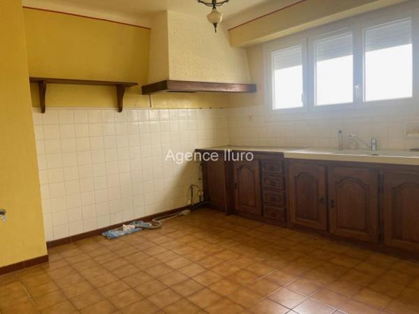 Maison - Proximite oloron-sainte-marie - Réf.:205353 MAISON D'HABITATION T4 AVEC JARDIN EN BON ETAT STRUCTUREL -