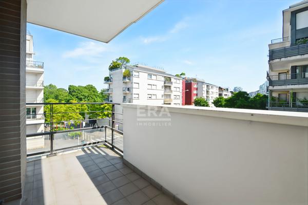 2 PIÈCES - 54 m² - BORDS DE SEINE -- BALCON - PARKING