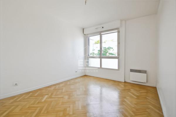 2 PIÈCES - 54 m² - BORDS DE SEINE -- BALCON - PARKING
