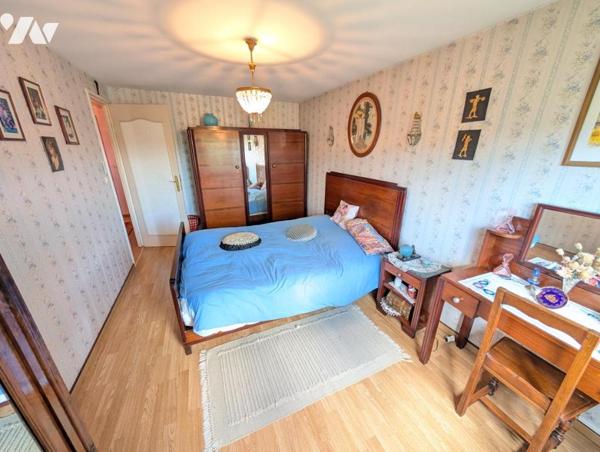 Maison T6 avec jardin et garage en sous-sol