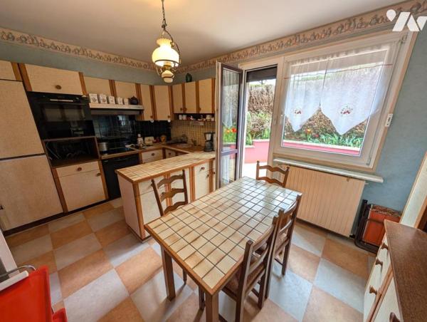 Maison T6 avec jardin et garage en sous-sol