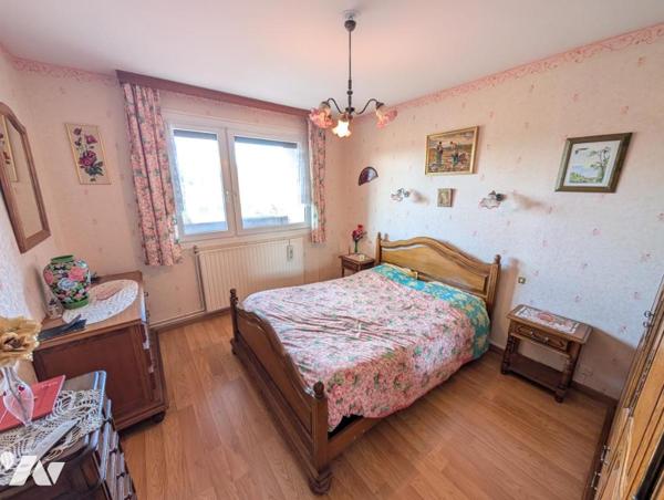 Maison T6 avec jardin et garage en sous-sol