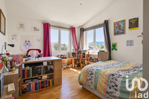 Maison à vendre 8 pièces 233 m² Aubagne