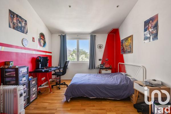 Maison à vendre 8 pièces 233 m² Aubagne