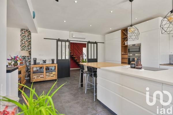 Maison à vendre 8 pièces 233 m² Aubagne