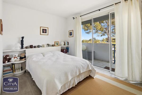 Appartement à vendre 3 pièces 87m² Roquebrune-sur-Argens (83380)