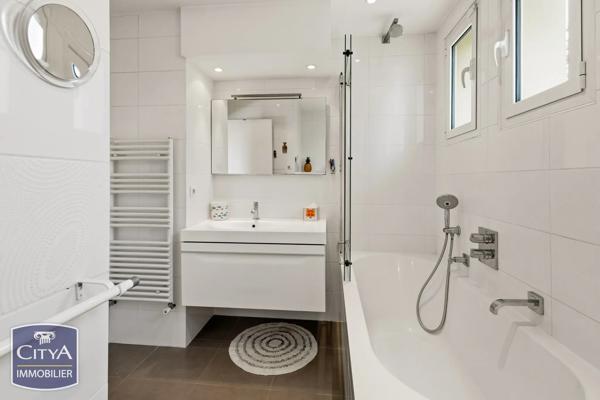 Appartement à vendre 3 pièces 87m² Roquebrune-sur-Argens (83380)