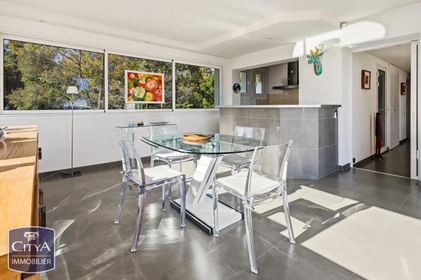 Appartement à vendre 3 pièces 87m² Roquebrune-sur-Argens (83380)