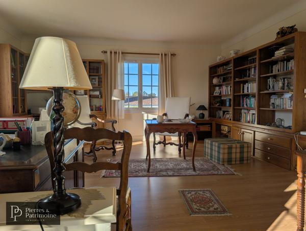 Lavardac (47230) Villa de plain pied avec sous sol, piscine couverte et vue Pyrénées