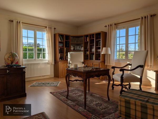 Lavardac (47230) Villa de plain pied avec sous sol, piscine couverte et vue Pyrénées