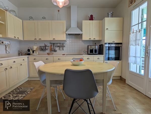 Lavardac (47230) Villa de plain pied avec sous sol, piscine couverte et vue Pyrénées