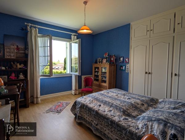 Lavardac (47230) Villa de plain pied avec sous sol, piscine couverte et vue Pyrénées