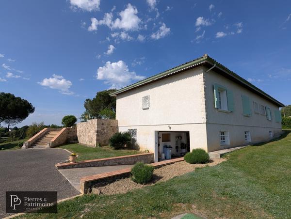 Lavardac (47230) Villa de plain pied avec sous sol, piscine couverte et vue Pyrénées
