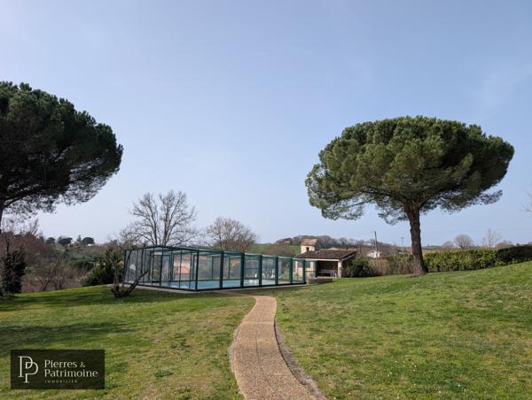 Lavardac (47230) Villa de plain pied avec sous sol, piscine couverte et vue Pyrénées