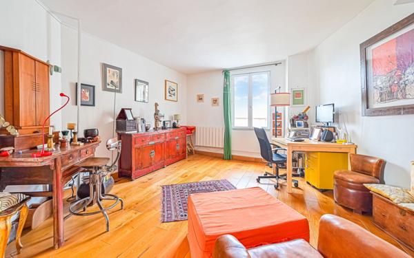 Appartement à vendre    4 pièces • 76,12 m2 Paris 19