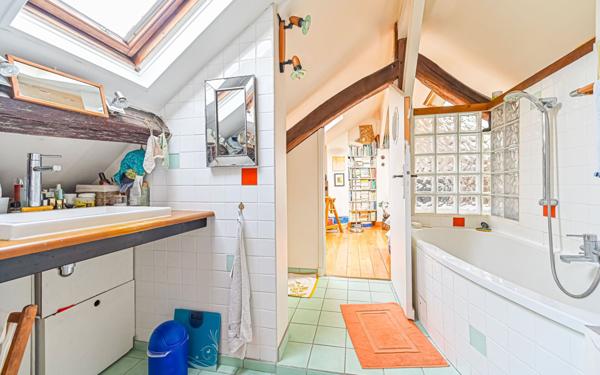 Appartement à vendre    4 pièces • 76,12 m2 Paris 19