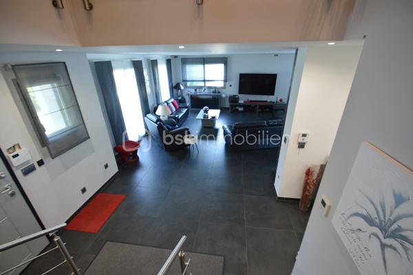 Maison contemporaine de 236 m²