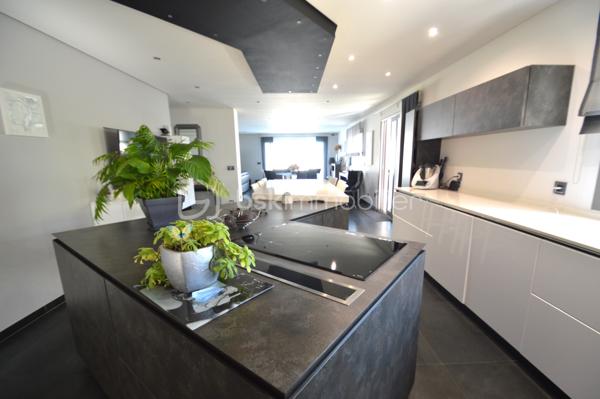 Maison contemporaine de 236 m²