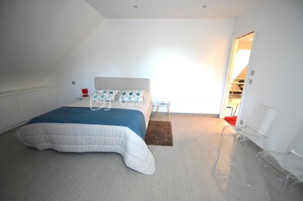 Maison contemporaine de 236 m²