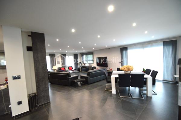 Maison contemporaine de 236 m²