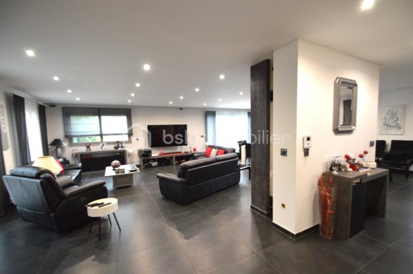 Maison contemporaine de 236 m²