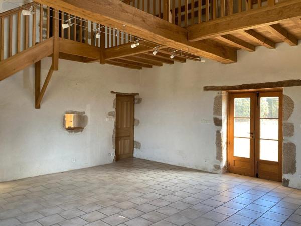 Maison individuelle à vendre à Saint-Bonnet-de-Joux en Saône-et-Loire (71220), ref : M-E-GA