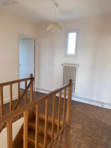 Maison individuelle à vendre à Saint-Bonnet-de-Joux en Saône-et-Loire (71220), ref : M-E-GA