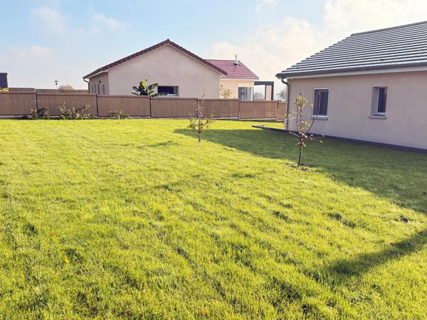 Maison de plain-pied de 2021, 2 ch, garage et jardin