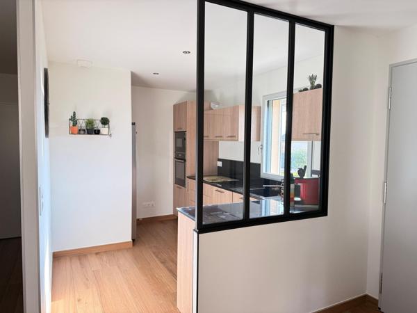 Maison de plain-pied de 2021, 2 ch, garage et jardin