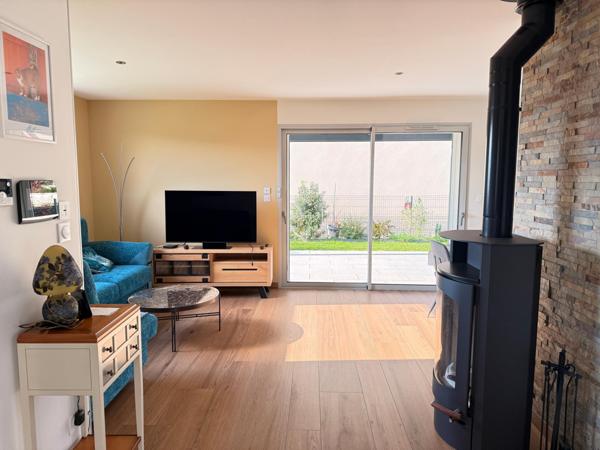 Maison de plain-pied de 2021, 2 ch, garage et jardin