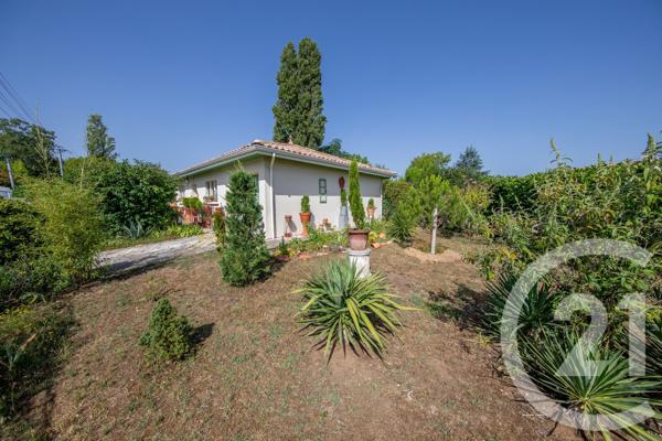 Maison à vendre  4 pièces - 79 m 2   ST MEDARD EN JALLES  - 33