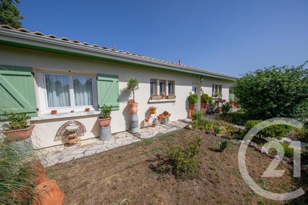 Maison à vendre  4 pièces - 79 m 2   ST MEDARD EN JALLES  - 33