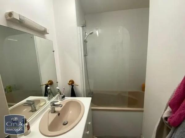 Appartement à louer 3 pièces 49.28m² Poitiers (86000)