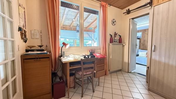 Bas-et-Lezat (63310) Viager occupé Monsieur 86 ans et Dame 85 ans - Maison plain-pied avec dépendance et terrain