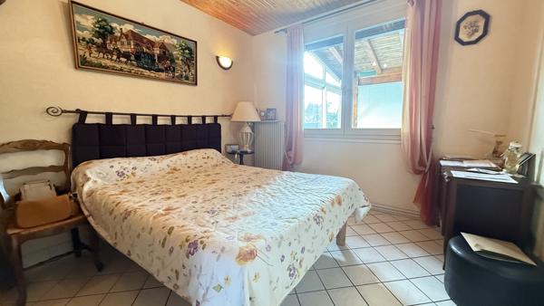 Bas-et-Lezat (63310) Viager occupé Monsieur 86 ans et Dame 85 ans - Maison plain-pied avec dépendance et terrain