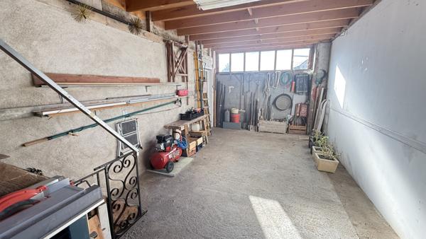 Bas-et-Lezat (63310) Viager occupé Monsieur 86 ans et Dame 85 ans - Maison plain-pied avec dépendance et terrain